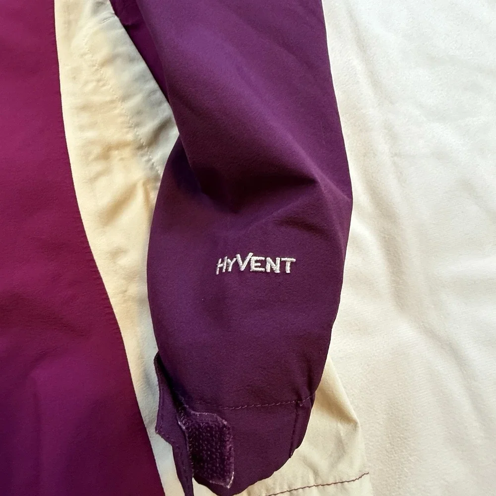The North Face Girls‎ Large Hyvent Jacket With Good